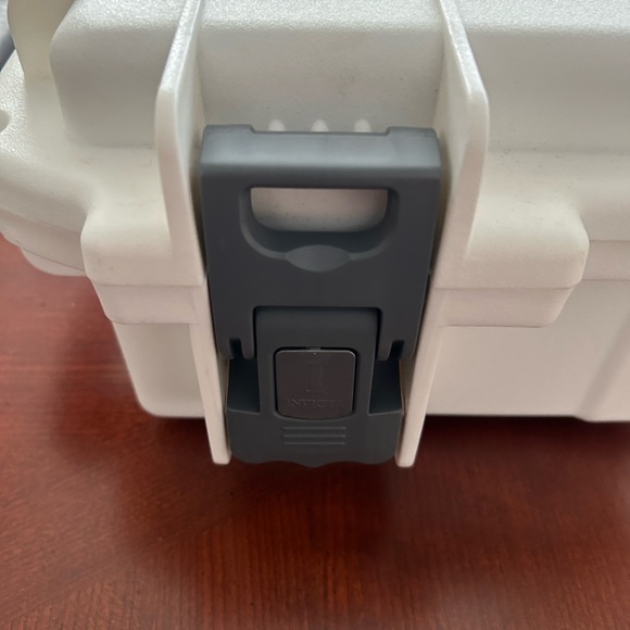 Invicta Jason Taylor JT Limited Edition White 3 Slot Watch Dive Impact Case Box - Picture 9 of 15